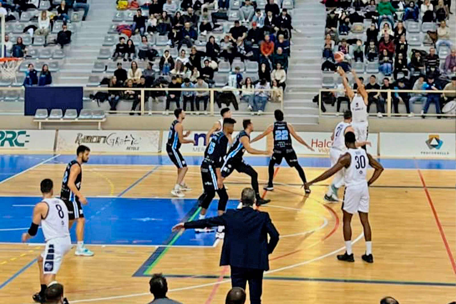 https://www.basquetsantantoni.org/wp-content/uploads/2022/12/img-new-j10.jpg