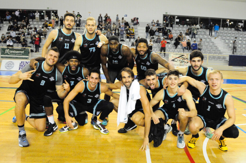 Un imparable Sant Antoni conquista la pista del Cornellà