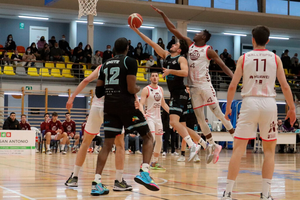Doloroso tropiezo del Sant Antoni ante el Zentro Basket￼